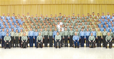 习近平在视察驻陕西部队某基地时强调 聚焦备战打仗 加快创新发展 全面提升履行使命任务能力(图2)