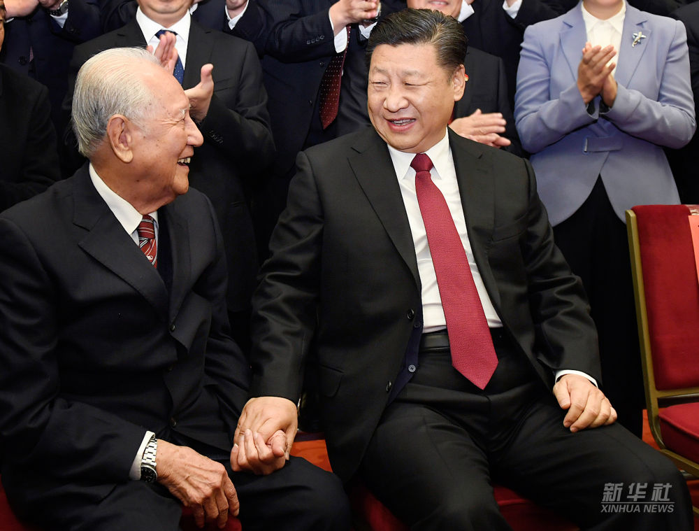 人间重晚晴——习近平总书记尊老爱老的难忘瞬间(图3)